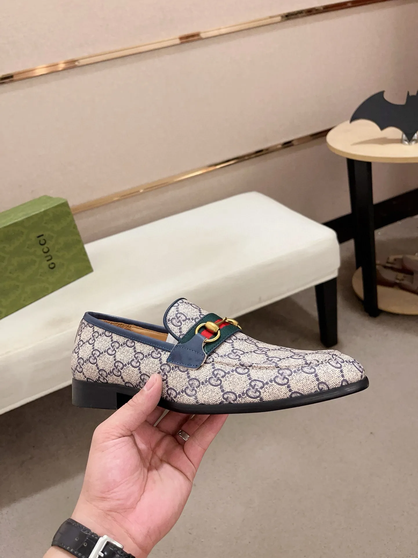 Men's shoes 💰: 520💰 (GUCCI) New product series ss hot new products 💢 💠 Casual suit shoes 👞, top imported materials Upper hardware buckles and shoe side logos, insoles and soles with brand logos 💠 💎 Upper: imported PVC material 100% 💎 Lining: cowhide/100% 💎Feet: cowhide/100% 💎Sole: rubber/100% 💎SIZE: 38 39 40 41 42 43 44 Can be customized 45